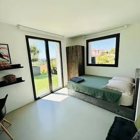 Magnifique De 220m2,piscine,vue Villa